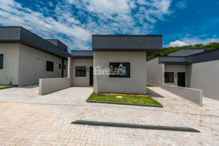 Casa térrea à venda com 3 quartos, sendo 1 suíte, no condomínio Flores da Usina, Atibaia - SP