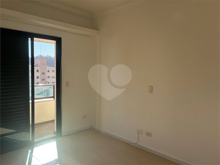 Apartamento à venda com 3 suítes em Vila Galvão, Guarulhos, SP