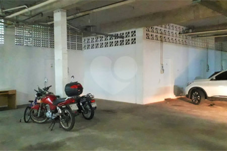 Casa à venda com 3 quartos, sendo 1 suíte,  no condomínio Jardim das Palmas, São Paulo - SP