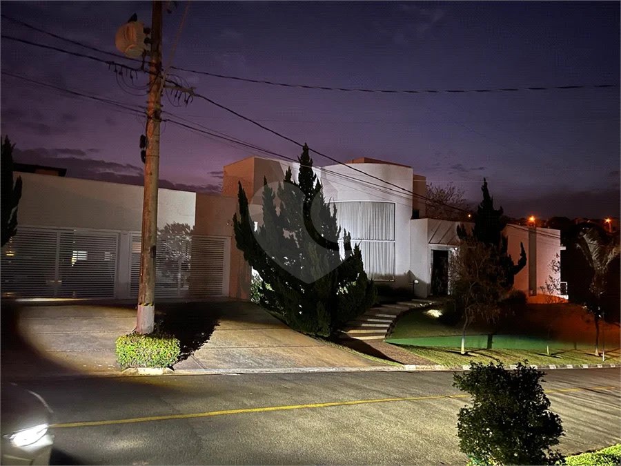 Casa à venda com 4 suítes no condomínio Dos Lagos, Itupeva - SP