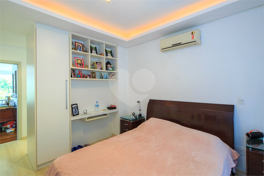 Casa à venda com 4 suítes no condomínio Vila Alba, São Paulo - SP