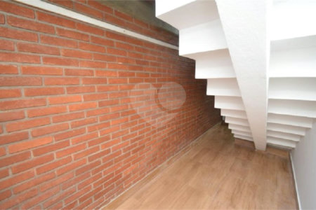 Casa à venda com 5 quartos, sendo 2 suítes, em Vila Galvão, Guarulhos, SP