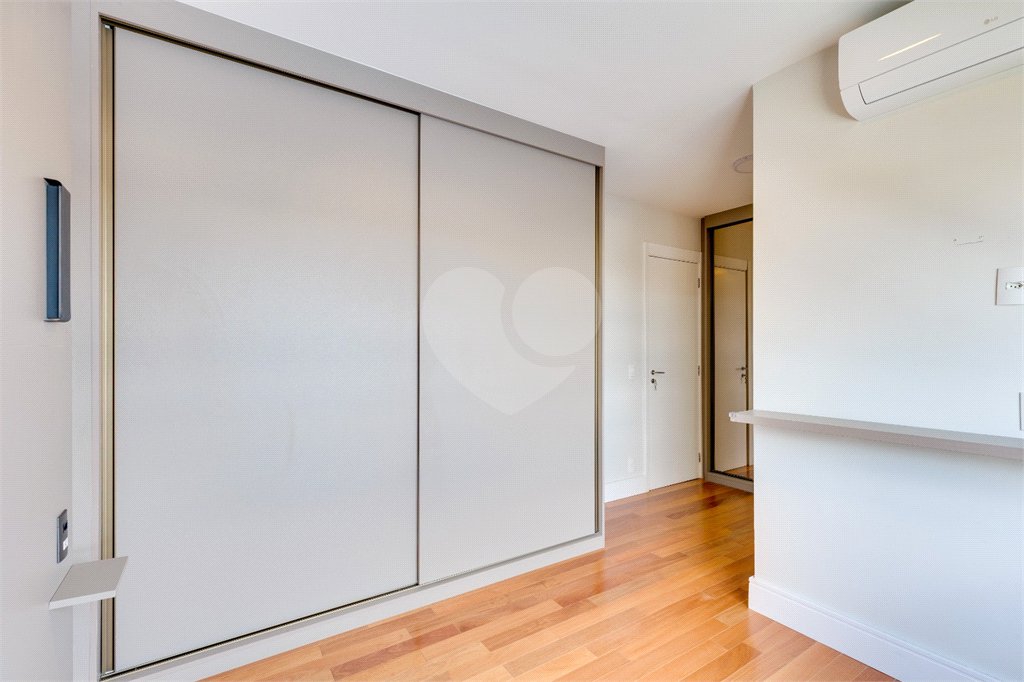 Apartamento à venda com 3 quartos, sendo 2 suítes, em Santo Amaro, São Paulo, SP