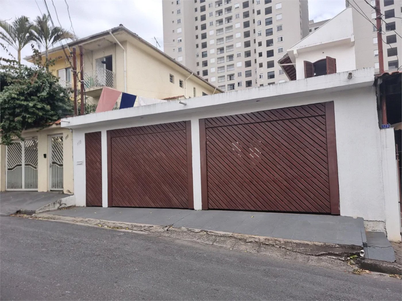 Sobrado à venda ou para alugar com 3 quartos, sendo 2 suítes,  em Ferreira, São Paulo, SP
