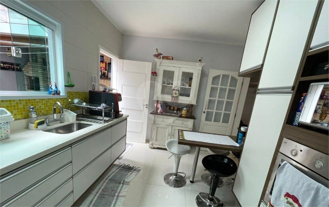 Sobrado à venda com 3 quartos, sendo 1 suíte, em Jardim Umuarama, São Paulo, SP