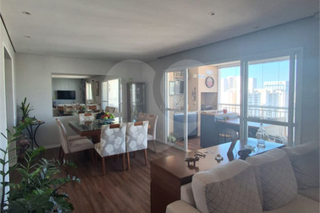 Apartamento à venda com 3 quartos, sendo 1 suíte, no Centro, São Bernardo do Campo, SP