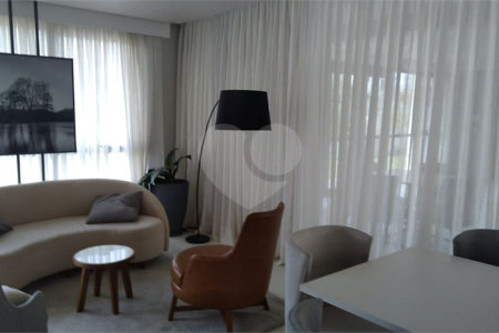 Apartamento à venda com 3 suítes em Vila Monumento, São Paulo, SP