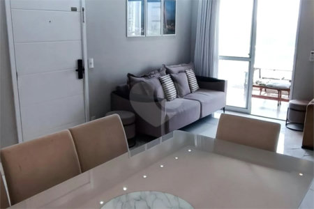 Apartamento à venda com 3 quartos, sendo 1 suíte,  em Jardim Vazani, São Paulo, SP