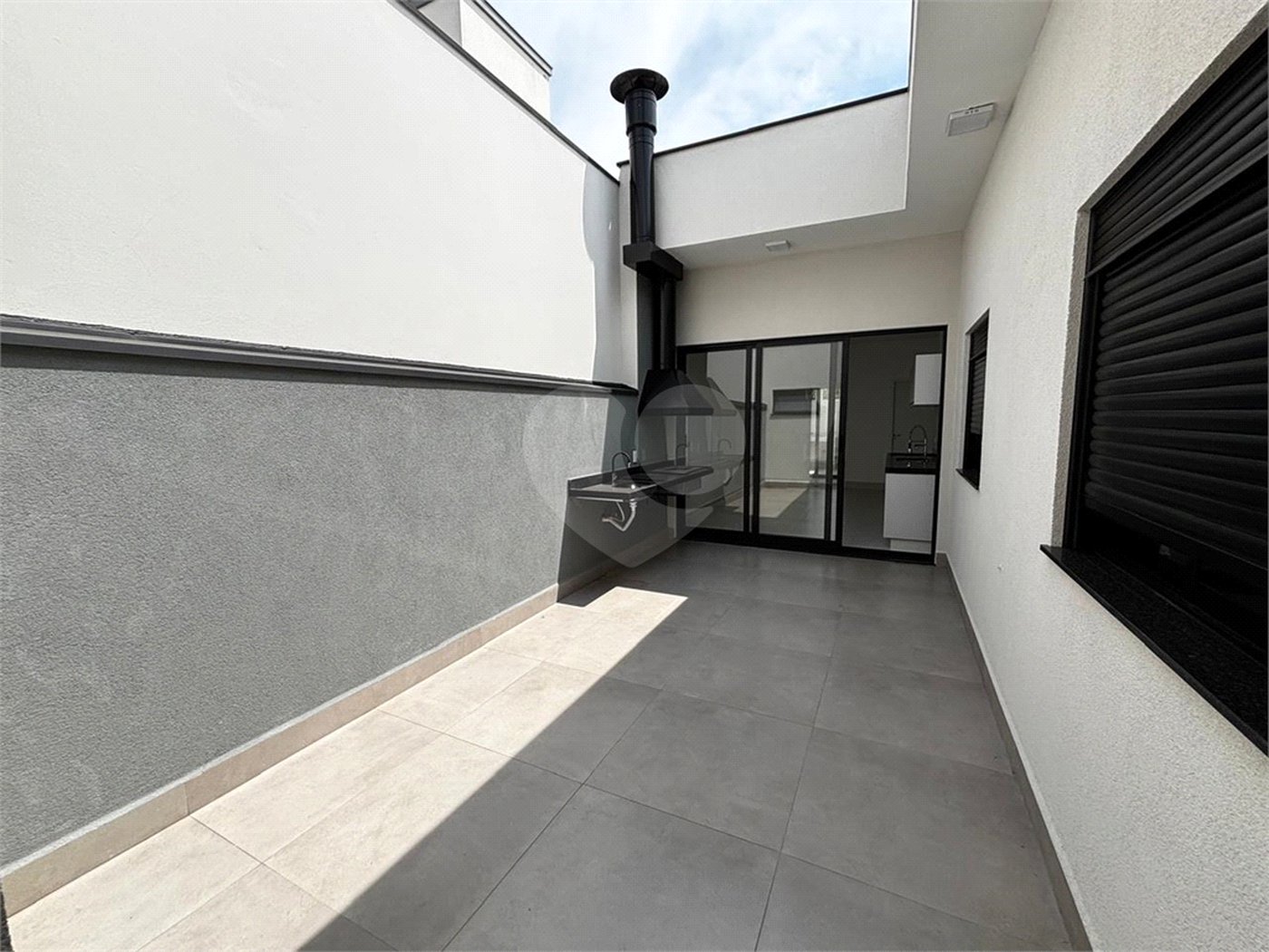 Casa à venda com 3 quartos, sendo 1 suíte, no condomínio Village Moutonnée, Salto - SP