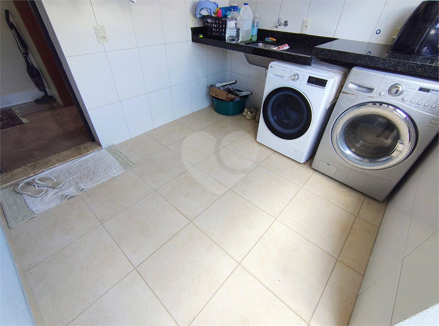 Casa à venda com 5 quartos, sendo 2 suítes, no condomínio Terras de Jundiaí, Jundiaí - SP