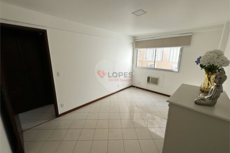 Apartamento à venda com 4 quartos, sendo 1 suíte, em Tijuca, Rio de Janeiro, RJ