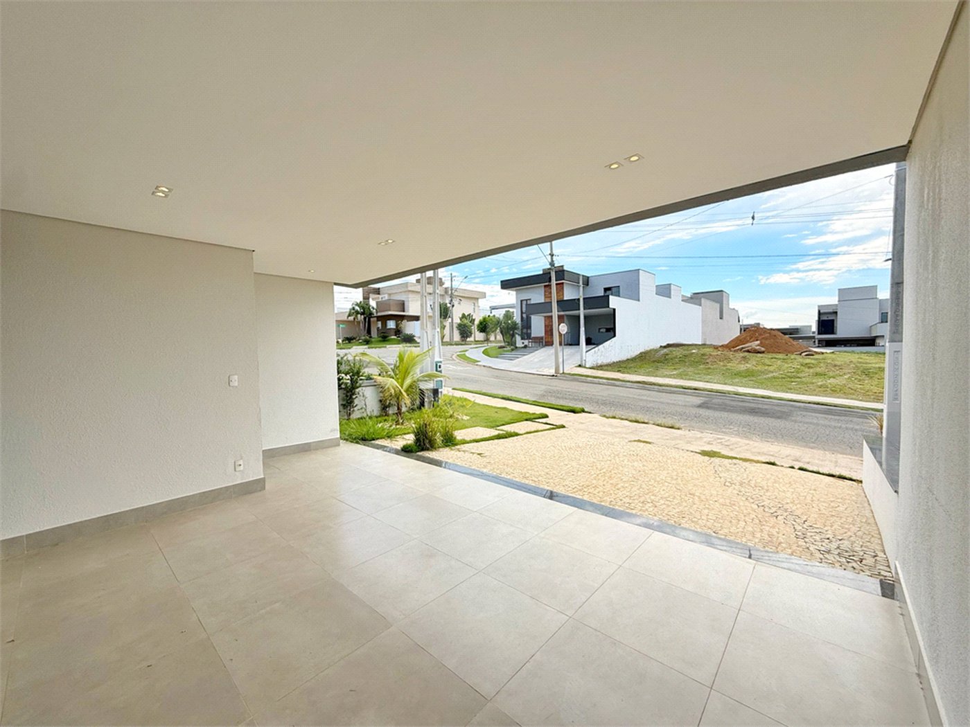 Casa à venda com 3 quartos, sendo 1 suíte,  no condomínio Jardim Piemonte, Indaiatuba - SP