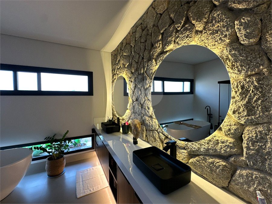 Casa Térrea à venda ou para alugar com 3 suítes em Jardim Leonor, Itatiba, SP