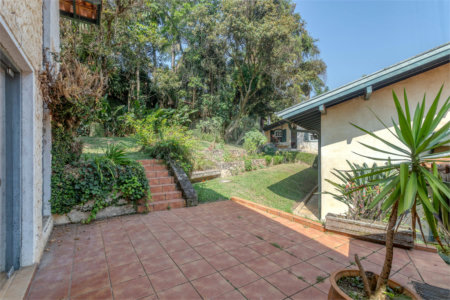 Casa à venda com 6 quartos, sendo 2 suítes, no condomínio Chácara Flora, São Paulo - SP