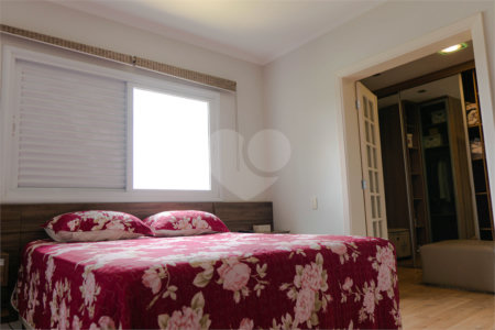 Casa à venda com 5 quartos, sendo 4 suítes, no condomínio Flamboyant, Atibaia - SP