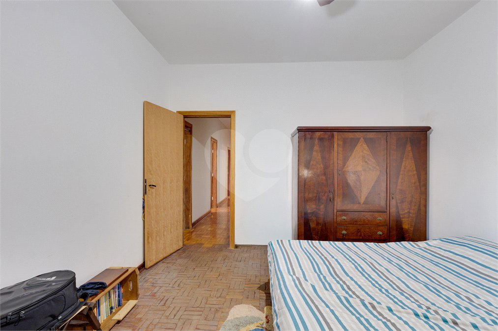 Casa à venda com 5 quartos, sendo 2 suítes, em Alto da Boa Vista, São Paulo, SP