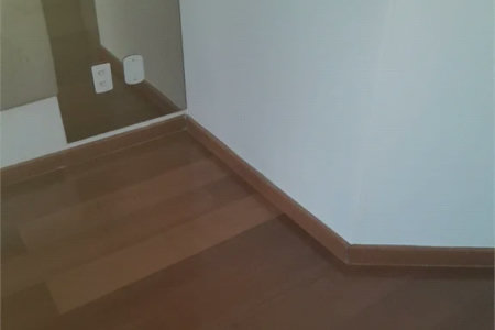 Casa à venda ou para alugar com 4 suítes em Chácaras São Carlos, Cotia, SP