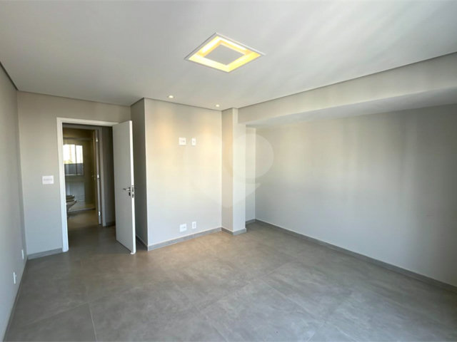 Apartamento à venda com 3 quartos, sendo 1 suíte,  em Jardim Marajoara, São Paulo, SP
