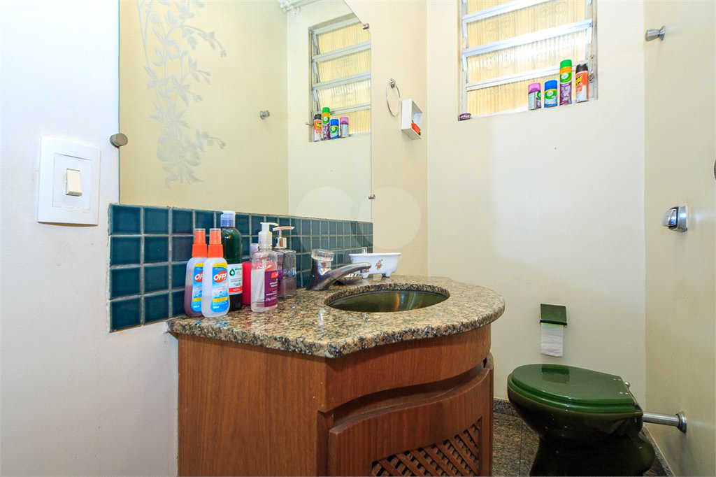 Sobrado à venda com 4 quartos, sendo 2 suítes, em Jardim Prudência, São Paulo, SP