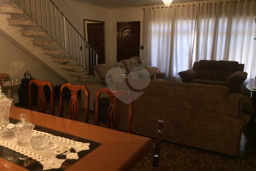 Sobrado à venda ou para alugar com 3 quartos, sendo 1 suíte, em Anália Franco, São Paulo, SP