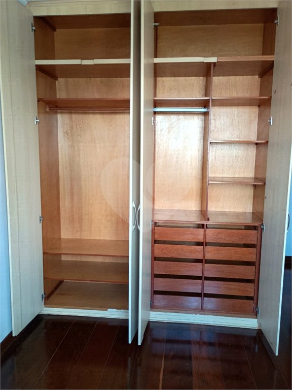 Apartamento à venda ou para alugar com 4 quartos, sendo 1 suíte,  em Vila Andrade, São Paulo, SP
