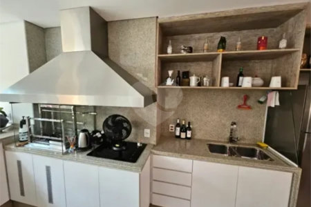 Casa à venda com 3 quartos, sendo 2 suítes, no condomínio Vila Borghese, São Paulo - SP