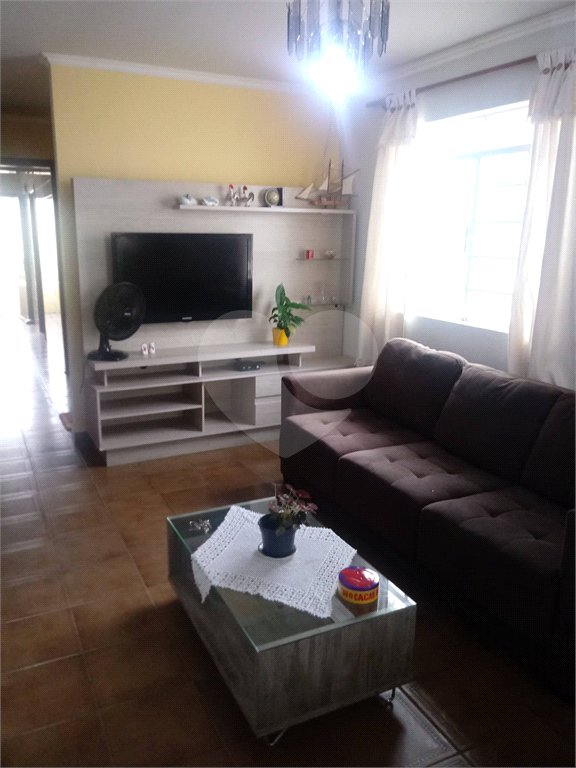 Casa Térrea para alugar com 3 quartos, sendo 1 suíte, no Centro, Mairiporã, SP