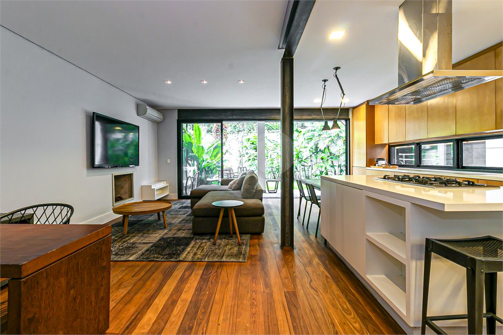 Casa à venda ou para alugar com 3 suítes no condomínio Palm Hill, São Paulo - SP
