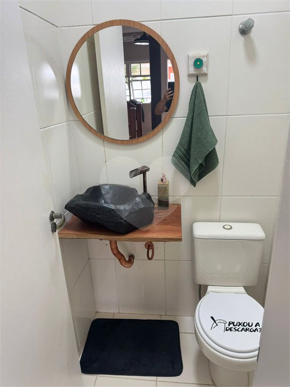Casa à venda com 3 quartos, sendo 1 suíte, no condomínio Vilage Palmas, São Paulo - SP