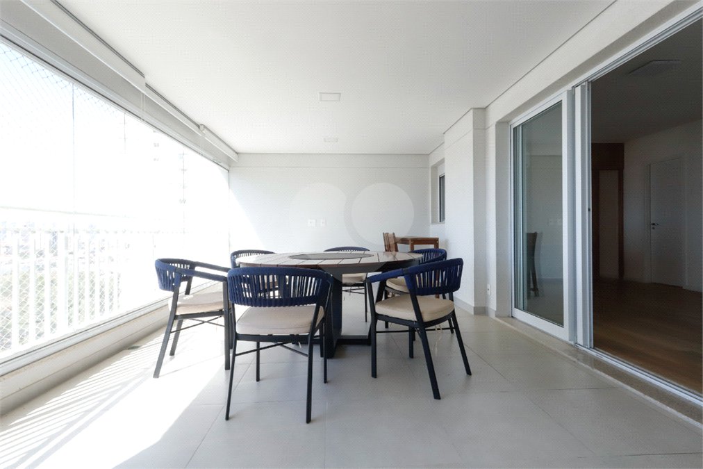 Apartamento à venda com 3 suítes em Vila Anastácio, São Paulo, SP