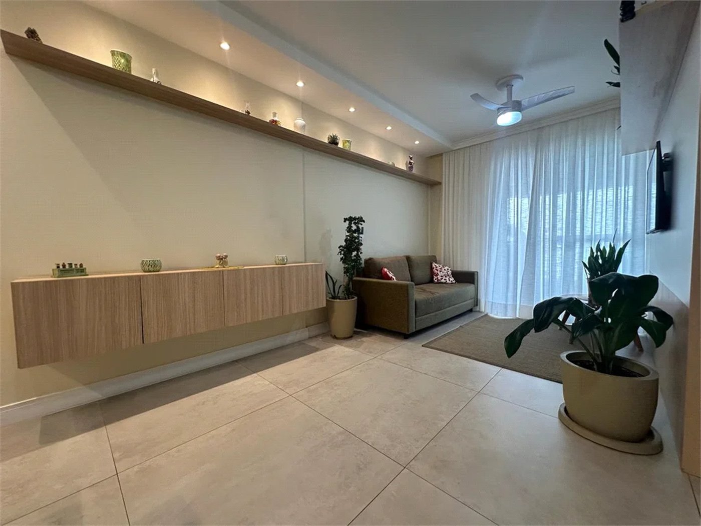 Apartamento à venda com 3 quartos, sendo 1 suíte,  em Vila Andrade, São Paulo, SP
