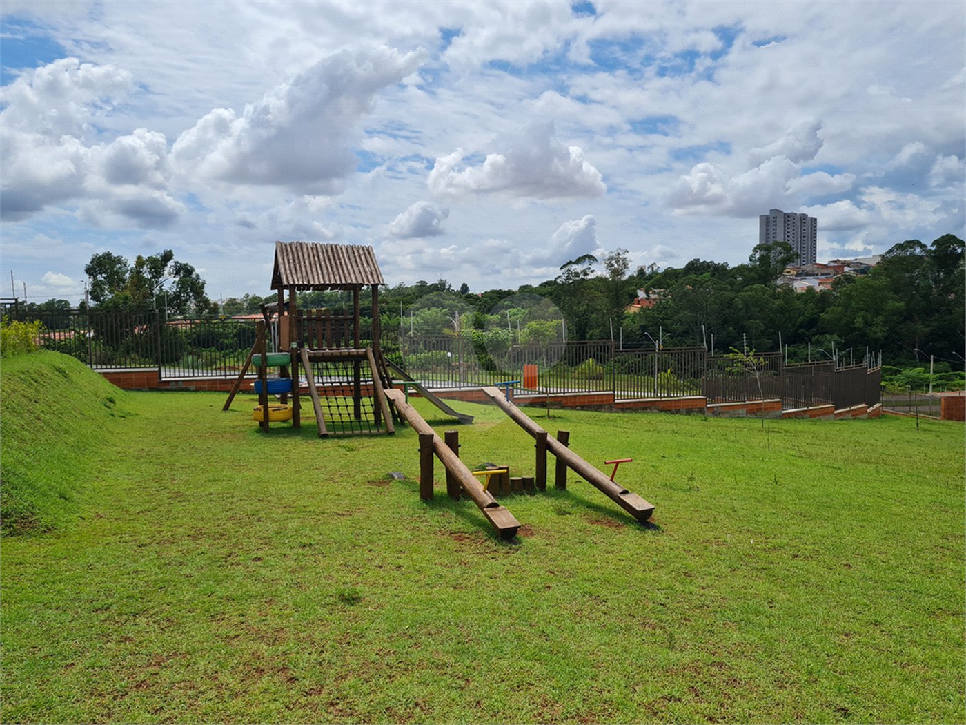 Casa à venda com 3 suítes no condomínio Residencial Villagio Wanel, Sorocaba - SP