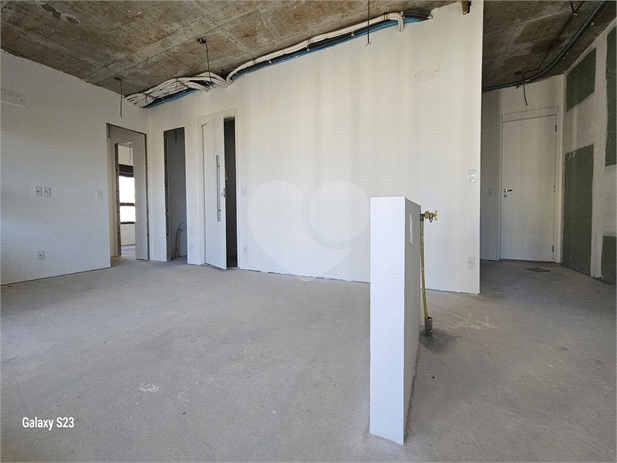 Apartamento à venda com 3 quartos, sendo 1 suíte,  em Pinheiros, São Paulo, SP