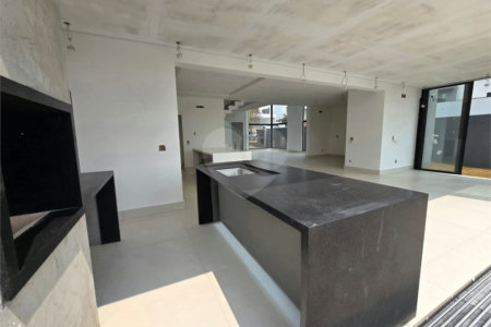 Casa à venda com 4 quartos, sendo 3 suítes, no condomínio Alphaville Nova Esplanada 4, Votorantim - SP