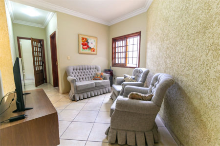 Casa à venda com 4 quartos, sendo 2 suítes, em Parque Residencial Presidente Médici, Itu, SP