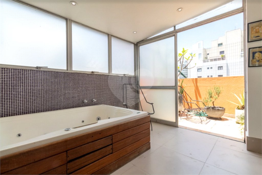 Cobertura à venda ou para alugar com 4 quartos, sendo 2 suítes, em Perdizes, São Paulo, SP