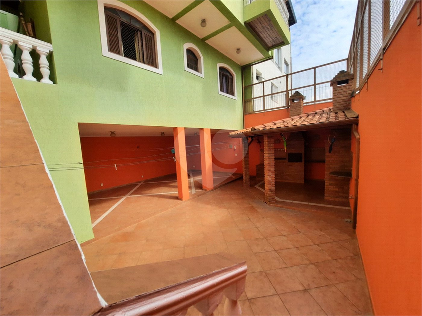 Sobrado à venda com 4 quartos, sendo 3 suítes, em Região Central, Caieiras, SP