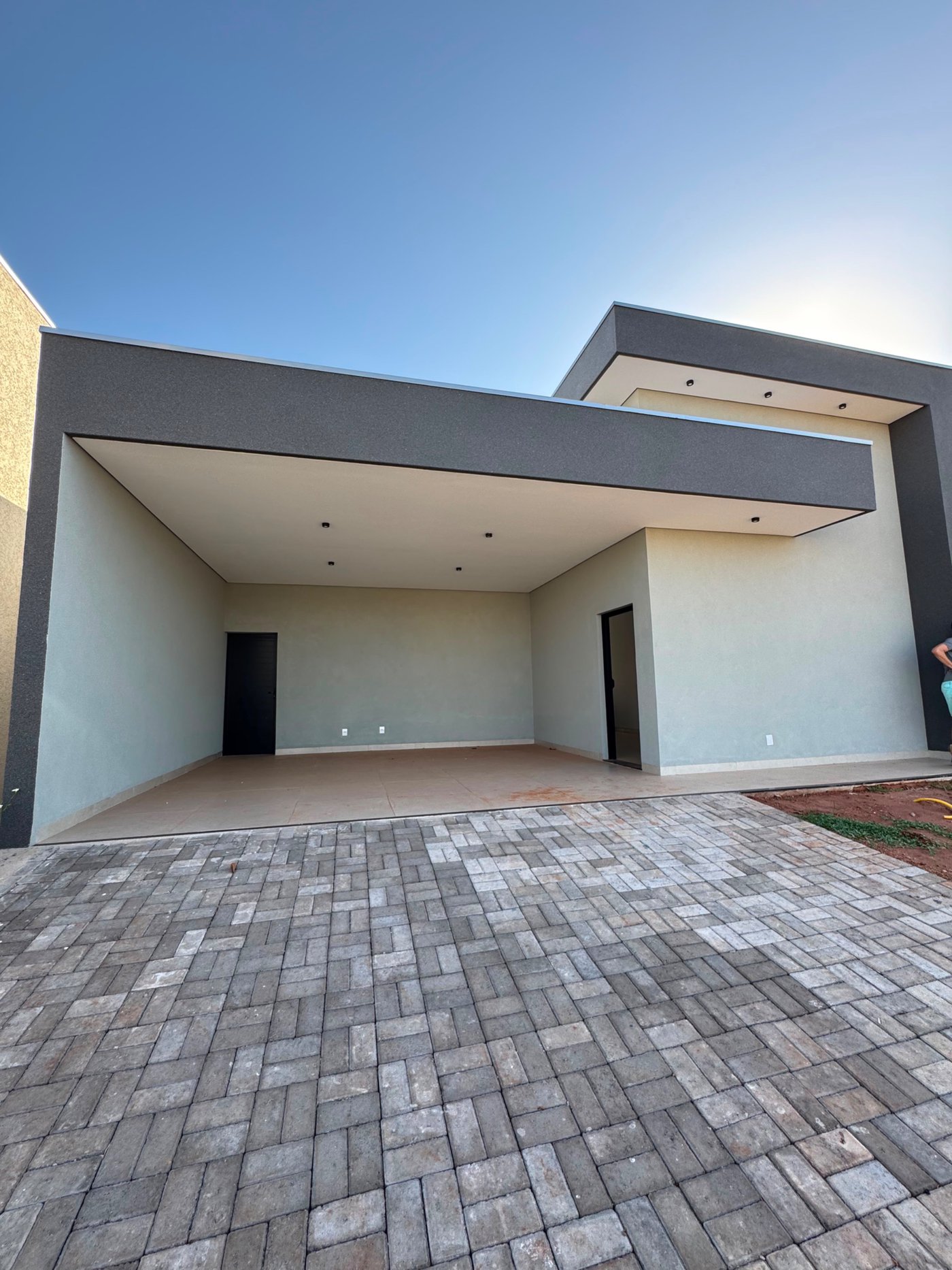 Casa à venda com 3 quartos, sendo 1 suíte,  em Residencial Costa Leste, Três Lagoas, MS