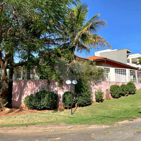 Casa à venda com 4 quartos, sendo 3 suítes,  no condomínio Terras de Santa Teresa, Itupeva - SP