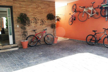 Casa à venda com 4 suítes em Granja Julieta, São Paulo, SP