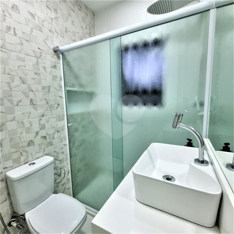 Casa à venda com 8 quartos, sendo 6 suítes,  no condomínio Acapulco, Guarujá - SP