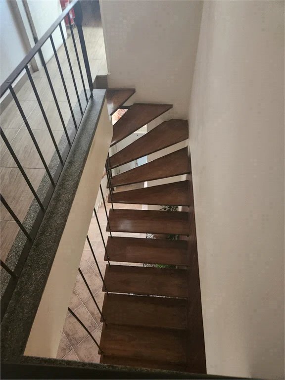 Sobrado à venda com 4 quartos, sendo 1 suíte, em Água Branca, São Paulo, SP