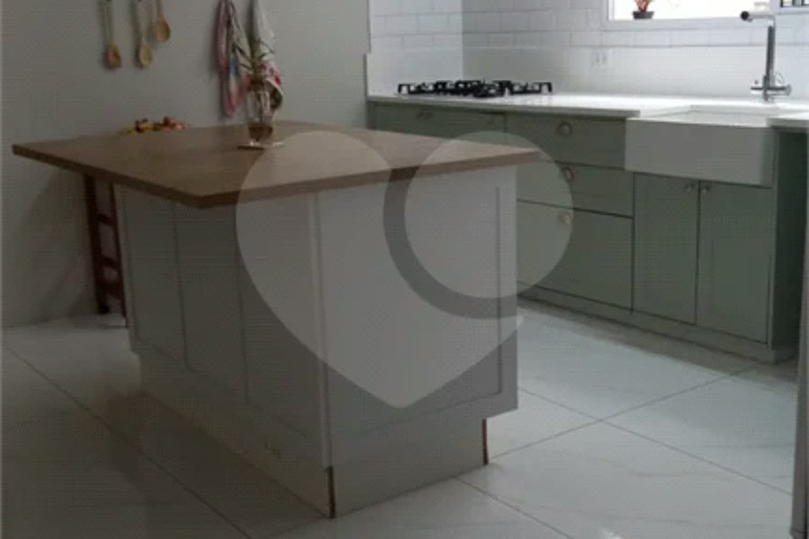 Sobrado à venda com 2 quartos, sendo 1 suíte, em Tremembé, São Paulo, SP