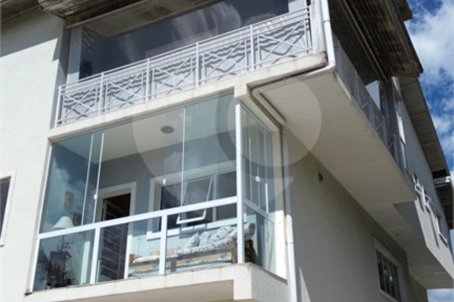 Casa à venda com 5 quartos, sendo 3 suítes,  em Capoavinha, Mairiporã, SP