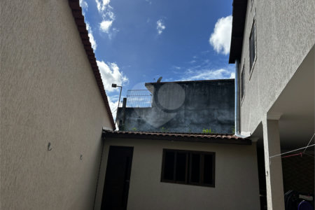 Sobrado à venda com 3 quartos, sendo 1 suíte,  em Vila Romanópolis, Ferraz de Vasconcelos, SP
