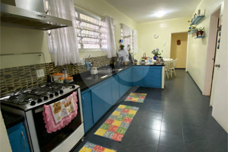 Casa à venda com 4 quartos, sendo 1 suíte,  em Vila Oliveira, Mogi das Cruzes, SP