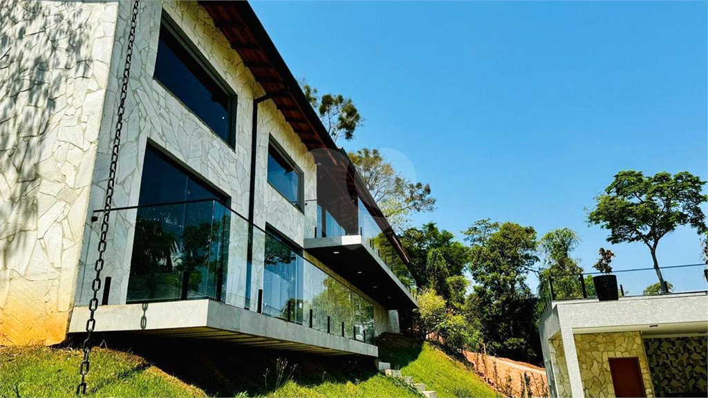 Casa à venda com 4 suítes no condomínio Associação Portal Ouro Verde, Atibaia - SP