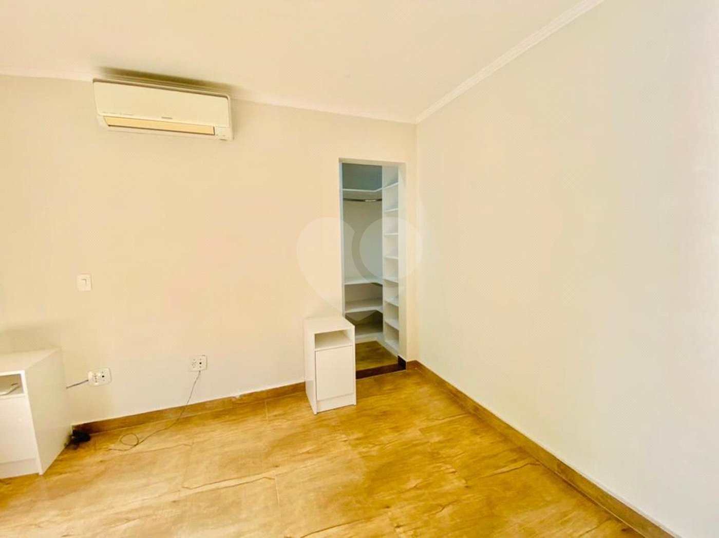 Sobrado à venda com 3 quartos, sendo 1 suíte, em Tremembé, São Paulo, SP