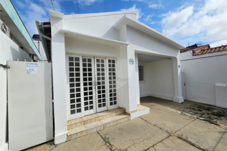 Casa à venda com 2 quartos, sendo 1 suíte, no Centro, Atibaia, SP