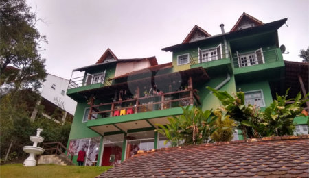 Casa à venda com 4 suítes no condomínio Alpes da Cantareira, Mairiporã - SP